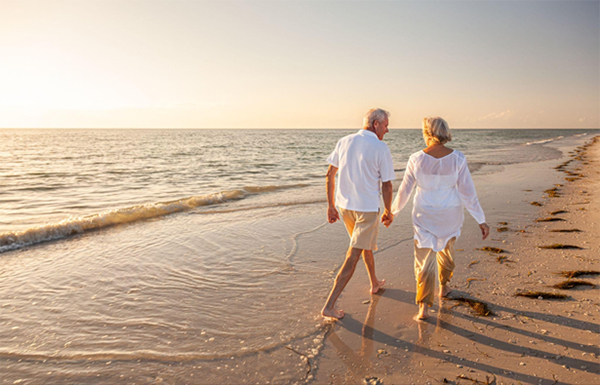 Enjoying Summer Vacations After Joint Replacement: Tips for Traveling